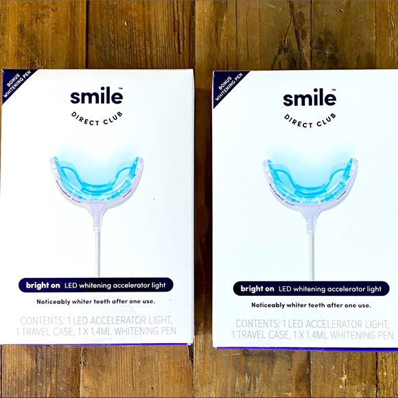 CLEARANCE Smile Direct whitening portable light and travel case! - Picture 5 of 10